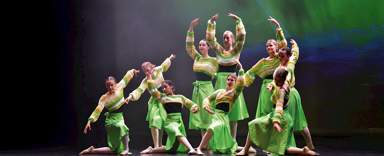 Balletschool Suzanne de Jong, De dans van haar verleden