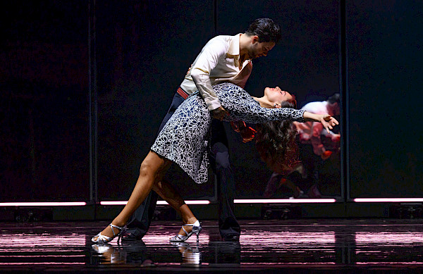 Saturday Night Fever-4