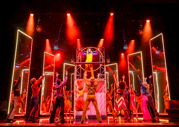 Saturday Night Fever-4