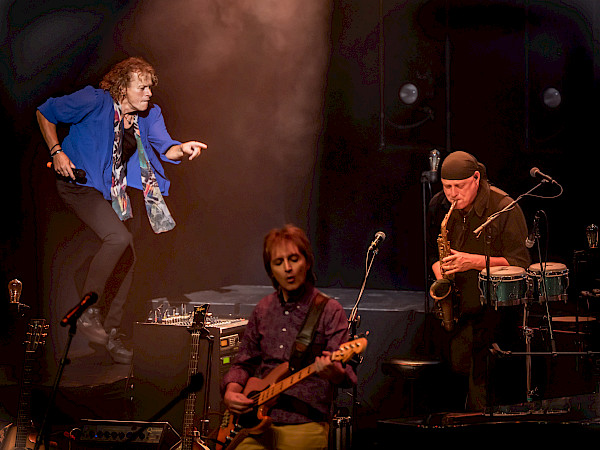 The Stones vs The Beatles Battle-4